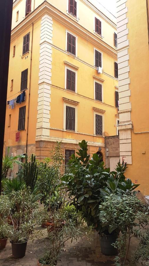 Lovely Apartment In Testaccio, Roma Dış mekan fotoğraf